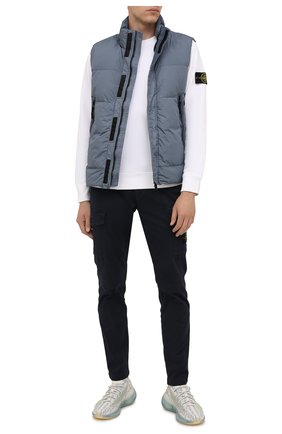 Мужской пуховый жилет STONE ISLAND серо-голубого цвета по цене 49950 руб., арт. 7515G0123 | Фото 2 Мужской пуховый жилет STONE ISLAND серо-голубого цвета, арт. 7515G0123 | Фото 2