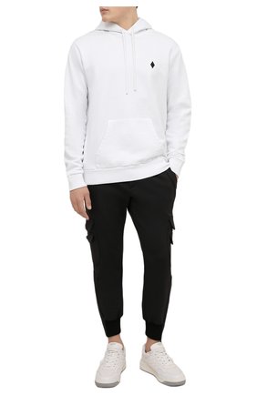 Мужской хлопковое худи MARCELO BURLON белого цвета по цене 41100 руб., арт. CMBB007F21FLE006 | Фото 2 Мужской хлопковое худи MARCELO BURLON белого цвета, арт. CMBB007F21FLE006 | Фото 2 (Длина (для топов): Стандартные; Материал внешний: Хлопок; Рукава: Длинные; Мужское Кросс-КТ: Худи-одежда; Стили: Спорт-шик; Принт: С принтом)