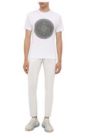 Мужские джинсы MARCELO BURLON белого цвета по цене 39450 руб., арт. CMYA007F21DEN001 | Фото 2 Мужские джинсы MARCELO BURLON белого цвета, арт. CMYA007F21DEN001 | Фото 2 (Длина (брюки, джинсы): Стандартные; Материал внешний: Хлопок, Деним; Силуэт М (брюки): Прямые; Стили: Кэжуэл; Кросс-КТ: Деним)