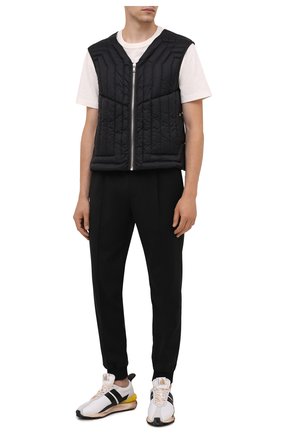 Мужской пуховый жилет RICK OWENS черного цвета по цене 95250 руб., арт. RU02A5740/NZD1 | Фото 2 Мужской пуховый жилет RICK OWENS черного цвета, арт. RU02A5740/NZD1 | Фото 2