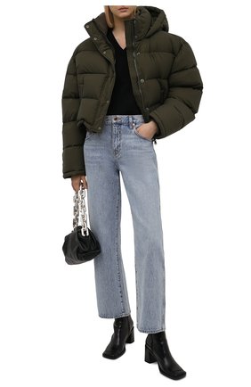 Женская пуховая куртка WARDROBE.NYC хаки цвета по цене 151000 руб., арт. W4005R03 | Фото 2 Женская пуховая куртка WARDROBE.NYC хаки цвета, арт. W4005R03 | Фото 2 (Длина (верхняя одежда): Короткие; Материал подклада: Синтетический материал; Материал внешний: Синтетический материал; Рукава: Длинные; Стили: Кэжуэл; Материал утеплителя: Пух и перо; Женское Кросс-КТ: Пуховик-куртка)