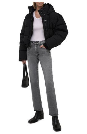 Женская пуховая куртка WARDROBE.NYC черного цвета, арт. W4012R03 | Фото 2 (Рукава: Длинные; Длина (верхняя одежда): Короткие; Материал внешний: Синтетический материал; Материал подклада: Синтетический материал; Стили: Спорт-шик; Материал утеплителя: Пух и перо; Женское Кросс-КТ: Пуховик-куртка; Кросс-КТ: Куртка)