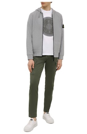 Мужские хлопковые брюки-карго STONE ISLAND хаки цвета по цене 27750 руб., арт. 7515318L1 | Фото 2 Мужские хлопковые брюки-карго STONE ISLAND хаки цвета, арт. 7515318L1 | Фото 2