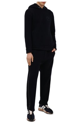 Мужские брюки из шерсти и кашемира GIORGIO ARMANI темно-синего цвета по цене 155000 руб., арт. 6KSP55/SJVEZ | Фото 2 Мужские брюки из шерсти и кашемира GIORGIO ARMANI темно-синего цвета, арт. 6KSP55/SJVEZ | Фото 2 (Длина (брюки, джинсы): Стандартные; Материал внешний: Кашемир, Шерсть; Случай: Повседневный; Стили: Кэжуэл)