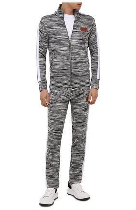 Мужские брюки из вискозы palm angels x missoni PALM ANGELS черно-белого цвета по цене 56450 руб., арт. PMHG004F21KNI0010860 | Фото 2 Мужские брюки из вискозы palm angels x missoni PALM ANGELS черно-белого цвета, арт. PMHG004F21KNI0010860 | Фото 2