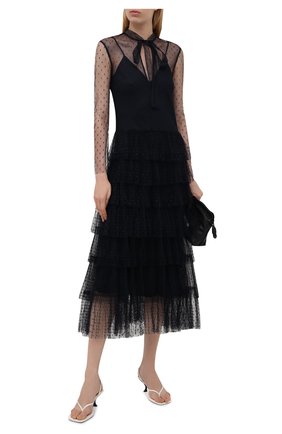 Женское платье REDVALENTINO темно-синего цвета по цене 132500 руб., арт. WR3VAAJ5/428 | Фото 2 Женское платье REDVALENTINO темно-синего цвета, арт. WR3VAAJ5/428 | Фото 2 (Длина Ж (юбки, платья, шорты): Миди; Материал подклада: Синтетический материал; Рукава: Длинные; Материал внешний: Синтетический материал; Стили: Романтичный; Случай: Вечерний; Женское Кросс-КТ: Платье-одежда)