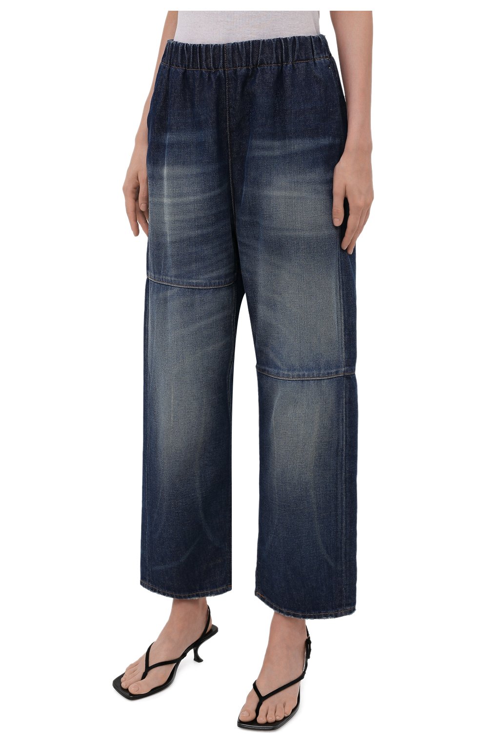 Женские джинсы MM6 темно-синего цвета, арт. S52KA0324/S30460 | Фото 3 (Силуэт Ж (брюки и джинсы): Широкие; Кросс-КТ: Деним; Длина (брюки, джинсы): Стандартные; Стили: Гранж; Материал внешний: Хлопок, Деним; Детали: Потертости)