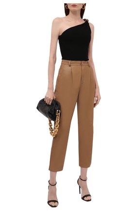 Женские кожаные брюки REDVALENTINO бежевого цвета по цене 66000 руб., арт. WR3NF00M/639 | Фото 2 Женские кожаные брюки REDVALENTINO бежевого цвета, арт. WR3NF00M/639 | Фото 2 (Женское Кросс-КТ: Брюки-одежда, Кожаные брюки; Силуэт Ж (брюки и джинсы): Прямые; Стили: Кэжуэл; Длина (брюки, джинсы): Укороченные)