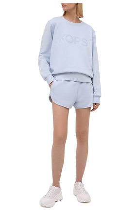 Женский хлопковый свитшот MICHAEL MICHAEL KORS светло-голубого цвета по цене 14550 руб., арт. MS1501I23G | Фото 2 Женский хлопковый свитшот MICHAEL MICHAEL KORS светло-голубого цвета, арт. MS1501I23G | Фото 2