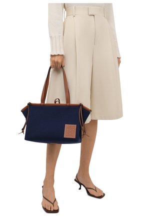 Женский сумка-тоут cushion small LOEWE темно-синего цвета по цене 76450 руб., арт. A612A93X18 | Фото 2 Женский сумка-тоут cushion small LOEWE темно-синего цвета, арт. A612A93X18 | Фото 2