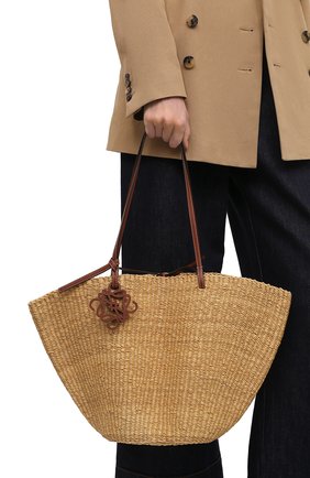 Женский сумка basket LOEWE бежевого цвета по цене 42750 руб., арт. A223095X02 | Фото 2 Женский сумка basket LOEWE бежевого цвета, арт. A223095X02 | Фото 2 (Материал: Растительное волокно; Размер: large; Сумки-технические: Сумки-шопперы)