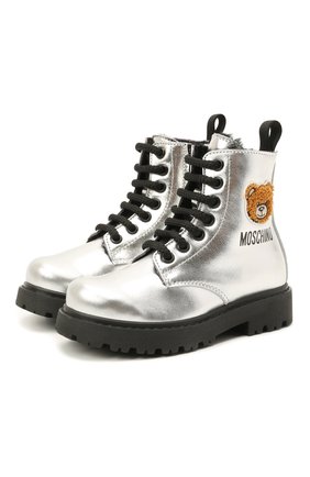 Детские кожаные ботинки MOSCHINO серебряного цвета по цене 24750 руб., арт. 68927/LAMINAT0/18-27 | Фото 1 Детские кожаные ботинки MOSCHINO серебряного цвета, арт. 68927/LAMINAT0/18-27 | Фото 1 (Материал утеплителя: Натуральный мех; Материал внешний: Кожа)