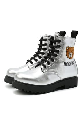 Детские кожаные ботинки MOSCHINO серебряного цвета по цене 27200 руб., арт. 68927/LAMINAT0/28-35 | Фото 1 Детские кожаные ботинки MOSCHINO серебряного цвета, арт. 68927/LAMINAT0/28-35 | Фото 1 (Материал утеплителя: Натуральный мех; Материал внешний: Кожа)