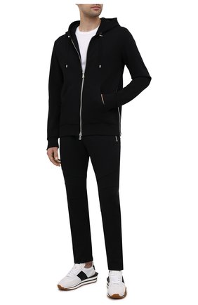 Мужской хлопковая толстовка BALMAIN черного цвета по цене 87750 руб., арт. WH1JR010/B115 | Фото 2 Мужской хлопковая толстовка BALMAIN черного цвета, арт. WH1JR010/B115 | Фото 2 (Материал внешний: Хлопок; Мужское Кросс-КТ: Толстовка-одежда; Стили: Спорт-шик; Рукава: Длинные; Длина (для топов): Стандартные)