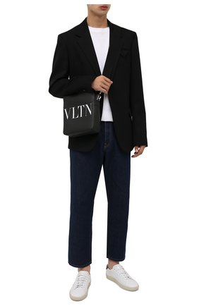 Мужская кожаная сумка vltn VALENTINO черного цвета по цене 74000 руб., арт. WY2B0942/WJW | Фото 2 Мужская кожаная сумка vltn VALENTINO черного цвета, арт. WY2B0942/WJW | Фото 2