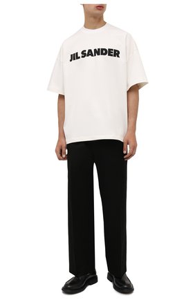Мужские хлопковые брюки JIL SANDER черного цвета по цене 69950 руб., арт. JSMT311031-MT251600 | Фото 2 Мужские хлопковые брюки JIL SANDER черного цвета, арт. JSMT311031-MT251600 | Фото 2 (Длина (брюки, джинсы): Стандартные; Материал внешний: Хлопок; Случай: Повседневный; Стили: Минимализм)