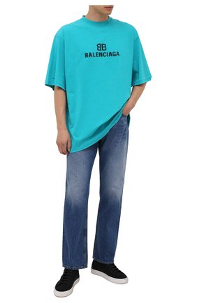 Мужская хлопковая футболка BALENCIAGA бирюзового цвета по цене 39950 руб., арт. 651795/TKVF5 | Фото 2 Мужская хлопковая футболка BALENCIAGA бирюзового цвета, арт. 651795/TKVF5 | Фото 2 (Материал внешний: Хлопок; Длина (для топов): Удлиненные; Принт: С принтом; Рукава: Короткие; Стили: Гранж)
