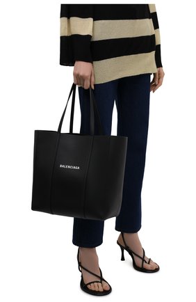 Женский сумка-тоут everyday s BALENCIAGA черного цвета по цене 96900 руб., арт. 551812/D6W2N | Фото 2 Женский сумка-тоут everyday s BALENCIAGA черного цвета, арт. 551812/D6W2N | Фото 2 (Материал: Натуральная кожа; Сумки-технические: Сумки-шопперы; Размер: small, medium)