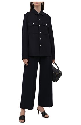 Женские шерстяные брюки JIL SANDER темно-синего цвета по цене 111000 руб., арт. JSPT311203-WT201100 | Фото 2 Женские шерстяные брюки JIL SANDER темно-синего цвета, арт. JSPT311203-WT201100 | Фото 2 (Материал внешний: Шерсть; Длина (брюки, джинсы): Стандартные; Стили: Минимализм; Женское Кросс-КТ: Брюки-одежда; Силуэт Ж (брюки и джинсы): Широкие)