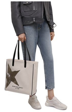 Женский сумка-шопер GOLDEN GOOSE DELUXE BRAND кремвого цвета по цене 32900 руб., арт. GWA00172.A000310 | Фото 2 Женский сумка-шопер GOLDEN GOOSE DELUXE BRAND кремвого цвета, арт. GWA00172.A000310 | Фото 2