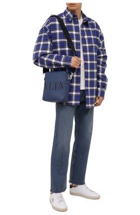 Мужская кожаная сумка vltn VALENTINO темно-синего цвета по цене 74000 руб., арт. WY2B0942/WJW | Фото 2 Мужская кожаная сумка vltn VALENTINO темно-синего цвета, арт. WY2B0942/WJW | Фото 2