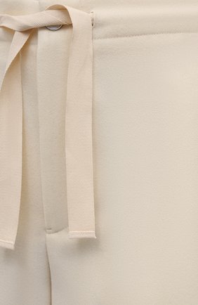 Женские шерстяные брюки JIL SANDER кремвого цвета, арт. JPPT311305-WT212500 | Фото 5 (Силуэт Ж (брюки и джинсы): Широкие; Материал внешний: Шерсть; Длина (брюки, джинсы): Стандартные; Женское Кросс-КТ: Брюки-одежда; Региональные ограничения белый список (Axapta Mercury): RU; Стили: Минимализм)