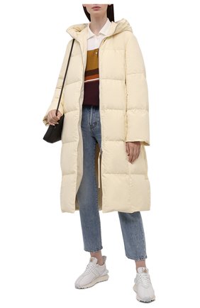 Женский пуховик JIL SANDER бежевого цвета по цене 153500 руб., арт. JPPT441594-WT441100 | Фото 2 Женский пуховик JIL SANDER бежевого цвета, арт. JPPT441594-WT441100 | Фото 2 (Рукава: Длинные; Длина (верхняя одежда): Длинные; Материал утеплителя: Пух и перо; Материал внешний: Синтетический материал; Материал подклада: Синтетический материал; Стили: Минимализм; Кросс-КТ: Пуховик)