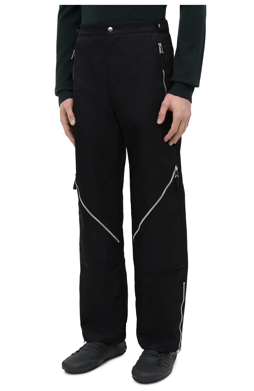 Мужские брюки BOTTEGA VENETA черного цвета, арт. 665720/VKIL0 | Фото 3 (Длина (брюки, джинсы): Стандартные; Случай: Повседневный; Материал внешний: Синтетический материал; Стили: Минимализм)