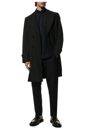 Мужская хлопковая рубашка TOM FORD темно-синего цвета по цене 69950 руб., арт. 2FT830/94UDAN | Фото 2 Мужская хлопковая рубашка TOM FORD темно-синего цвета, арт. 2FT830/94UDAN | Фото 2 (Длина (для топов): Стандартные; Материал внешний: Хлопок; Рукава: Длинные; Принт: Однотонные; Воротник: Button down; Случай: Повседневный; Рубашки М: Slim Fit; Манжеты: На пуговицах; Стили: Кэжуэл)