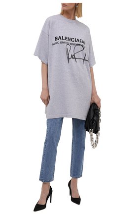Женская хлопковая футболка BALENCIAGA серого цвета по цене 46000 руб., арт. 676589/TLV57 | Фото 2 Женская хлопковая футболка BALENCIAGA серого цвета, арт. 676589/TLV57 | Фото 2