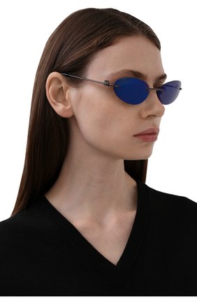 Женские солнцезащитные очки BALENCIAGA синего цвета по цене 29250 руб., арт. 664092/T0005 | Фото 2 Женские солнцезащитные очки BALENCIAGA синего цвета, арт. 664092/T0005 | Фото 2
