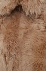 Женская шуба из овчины LORO PIANA бежевого цвета, арт. FAL7261 | Фото 5 (Рукава: Длинные; Стили: Гламурный; Материал внешний: Натуральный мех; Длина (верхняя одежда): Короткие)