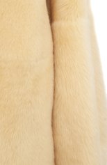 Женская шуба из овчины JIL SANDER бежевого цвета, арт. JSPT656071-WTL08010 | Фото 5 (Женское Кросс-КТ: Мех; Рукава: Длинные; Стили: Гламурный; Материал внешний: Натуральный мех; Длина (верхняя одежда): Короткие)