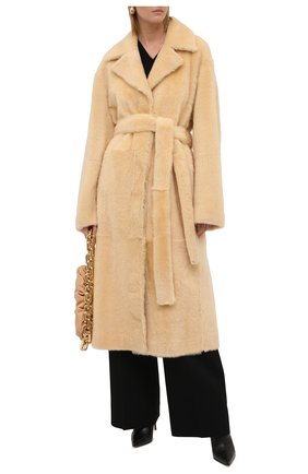 Женская шуба из овчины JIL SANDER бежевого цвета по цене 865000 руб., арт. JSPT651070-WTL08010 | Фото 2 Женская шуба из овчины JIL SANDER бежевого цвета, арт. JSPT651070-WTL08010 | Фото 2 (Длина (верхняя одежда): Длинные; Рукава: Длинные; Материал внешний: Натуральный мех; Стили: Гламурный; Женское Кросс-КТ: Мех)