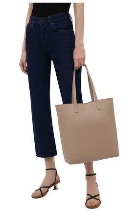 Женский сумка-тоут shopping medium SAINT LAURENT бежевого цвета по цене 77650 руб., арт. 600306/CSV0J | Фото 2 Женский сумка-тоут shopping medium SAINT LAURENT бежевого цвета, арт. 600306/CSV0J | Фото 2 (Материал: Натуральная кожа; Размер: medium; Сумки-технические: Сумки-шопперы; Ошибки технического описания: Нет ширины)