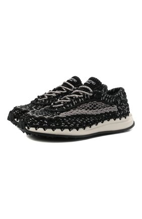Мужские текстильные кроссовки crochet VALENTINO черного цвета по цене 68700 руб., арт. WY2S0E41/ZXB | Фото 1 Мужские текстильные кроссовки crochet VALENTINO черного цвета, арт. WY2S0E41/ZXB | Фото 1