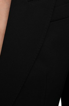 Женский шерстяной жакет ALEXANDER MCQUEEN черного цвета, арт. 666856/QJACH | Фото 5 (Материал внешний: Шерсть; Рукава: Длинные; Стили: Гламурный; Случай: Повседневный; Длина (для топов): Стандартные; 1-2-бортные: Однобортные; Женское Кросс-КТ: Жакет-одежда; Материал подклада: Купро)
