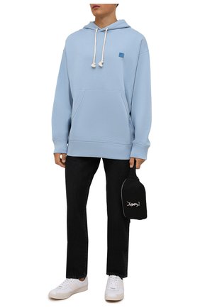 Мужской хлопковое худи ACNE STUDIOS голубого цвета по цене 35300 руб., арт. CI0079/M | Фото 2 Мужской хлопковое худи ACNE STUDIOS голубого цвета, арт. CI0079/M | Фото 2 (Материал внешний: Хлопок; Рукава: Длинные; Длина (для топов): Удлиненные; Мужское Кросс-КТ: Худи-одежда; Принт: Без принта; Стили: Спорт-шик)