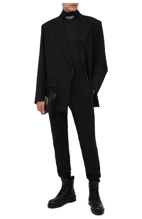 Мужской водолазка VETEMENTS черного цвета по цене 49350 руб., арт. MA52T0100B 2605 | Фото 2 Мужской водолазка VETEMENTS черного цвета, арт. MA52T0100B 2605 | Фото 2