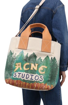 Женский сумка-тоут alisse ACNE STUDIOS бежевого цвета по цене 68750 руб., арт. C10101/W | Фото 5 Женский сумка-тоут alisse ACNE STUDIOS бежевого цвета, арт. C10101/W | Фото 5 (Сумки-технические: Сумки-шопперы; Ошибки технического описания: Нет ширины; Размер: medium; Ремень/цепочка: На ремешке; Материал: Текстиль)