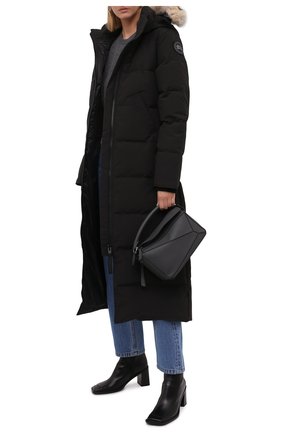Женский пуховая парка mystique CANADA GOOSE черного цвета по цене 119500 руб., арт. 3035LB | Фото 2 Женский пуховая парка mystique CANADA GOOSE черного цвета, арт. 3035LB | Фото 2 (Материал подклада: Синтетический материал; Материал утеплителя: Пух и перо; Материал внешний: Синтетический материал; Рукава: Длинные; Длина (верхняя одежда): Длинные; Кросс-КТ: Куртка, Пуховик; Стили: Спорт-шик)