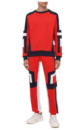 Мужские хлопковые джоггеры BALMAIN красного цвета по цене 107500 руб., арт. WH10B063/B120 | Фото 2 Мужские хлопковые джоггеры BALMAIN красного цвета, арт. WH10B063/B120 | Фото 2