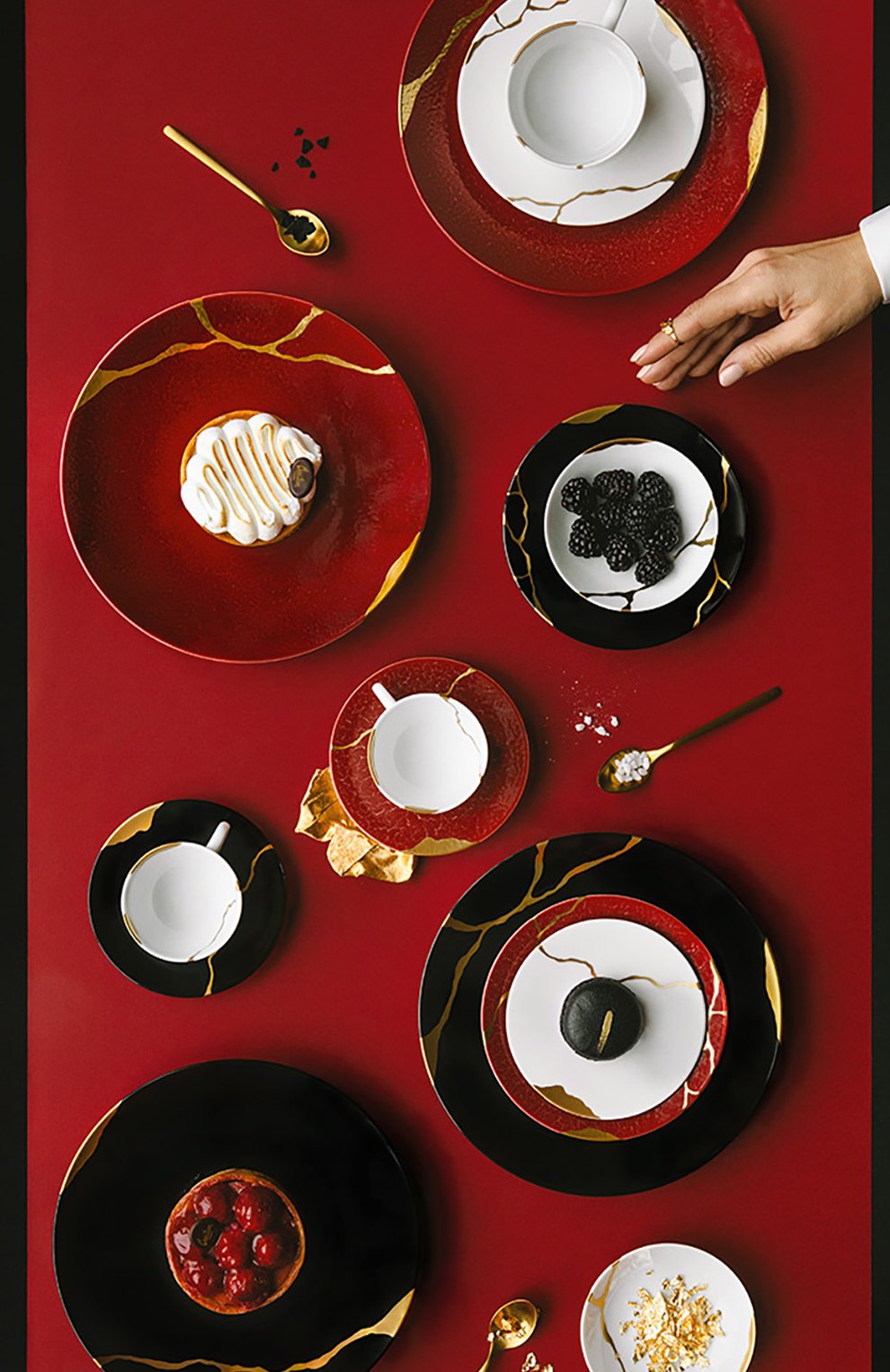Чайная чашка с блюдцем kintsugi rouge empereur BERNARDAUD красного цвета по цене 25750 руб., арт. 1977/91 | Фото 3 Чайная чашка с блюдцем kintsugi rouge empereur BERNARDAUD красного цвета, арт. 1977/91 | Фото 3 (Ограничения доставки: fragile-2)
