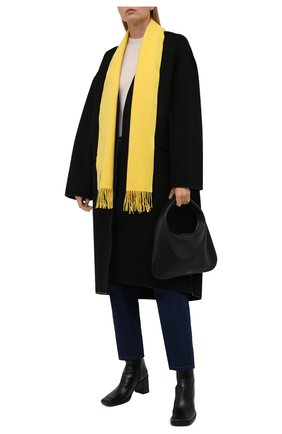 Женский кашемировый шарф LOEWE желтого цвета по цене 35400 руб., арт. F000914X04 | Фото 2 Женский кашемировый шарф LOEWE желтого цвета, арт. F000914X04 | Фото 2
