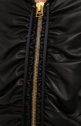 Женская кожаная куртка TOM FORD черного цвета, арт. CSL682-LEX228 | Фото 5 (Кросс-КТ: Куртка; Рукава: Длинные; Стили: Гламурный; Материал внешний: Натуральная кожа; Женское Кросс-КТ: Замша и кожа; Длина (верхняя одежда): Короткие; Материал подклада: Шелк)