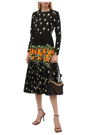 Женское платье REDVALENTINO черного цвета по цене 94650 руб., арт. WR3VAAR0/606 | Фото 2 Женское платье REDVALENTINO черного цвета, арт. WR3VAAR0/606 | Фото 2 (Материал внешний: Хлопок, Синтетический материал; Длина Ж (юбки, платья, шорты): Миди; Рукава: Длинные; Стили: Романтичный; Случай: Вечерний; Женское Кросс-КТ: Платье-одежда)