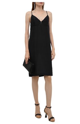 Женское шелковое платье DRIES VAN NOTEN черного цвета по цене 55300 руб., арт. 212-031005-3292 | Фото 2 Женское шелковое платье DRIES VAN NOTEN черного цвета, арт. 212-031005-3292 | Фото 2 (Длина Ж (юбки, платья, шорты): До колена; Материал внешний: Шелк; Стили: Гламурный; Случай: Формальный; Женское Кросс-КТ: Сарафаны, Платье-одежда; Региональные ограничения белый список (Axapta Mercury): RU; Рукава: На бретелях)