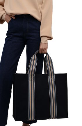 Женский сумка-шопер suitcase stripe LORO PIANA голубого цвета по цене 188500 руб., арт. FAL2357 | Фото 2 Женский сумка-шопер suitcase stripe LORO PIANA голубого цвета, арт. FAL2357 | Фото 2