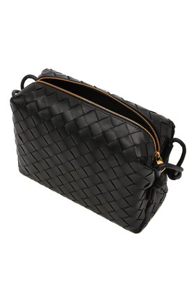 Женская сумка loop BOTTEGA VENETA черного цвета по цене 183000 руб., арт. 666689/VCPP3 | Фото 5 Женская сумка loop BOTTEGA VENETA черного цвета, арт. 666689/VCPP3 | Фото 5 (Сумки-технические: Сумки через плечо; Материал: Натуральная кожа; Ремень/цепочка: На ремешке; Размер: small)