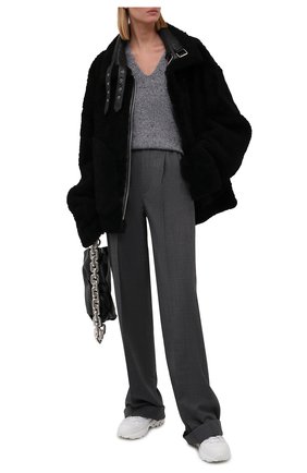 Женская двусторонняя дубленка VETEMENTS черного цвета по цене 381500 руб., арт. UA52JA950BL 2408/W | Фото 2 Женская двусторонняя дубленка VETEMENTS черного цвета, арт. UA52JA950BL 2408/W | Фото 2 (Длина (верхняя одежда): Короткие; Рукава: Длинные; Материал внешний: Натуральный мех; Стили: Гламурный)
